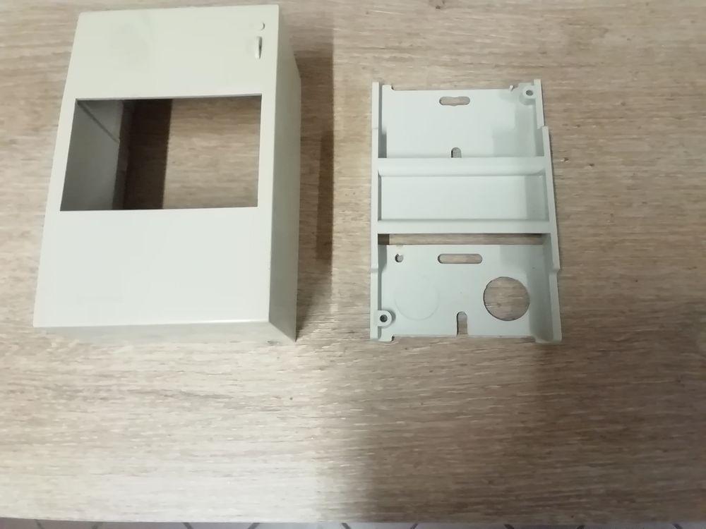  ancien coffret modulaire Legrand 4 modules. Bricolage
