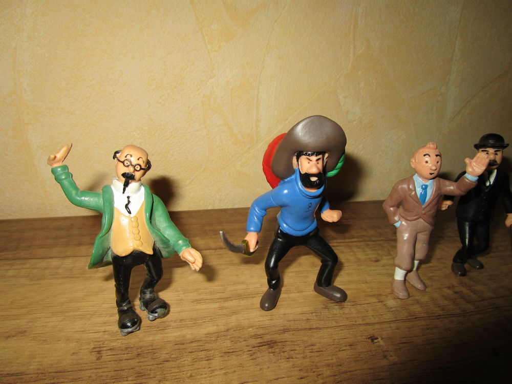 LOT tiuy 4 FIGURINES SERIES TINTIN ET MILOU Jeux / jouets