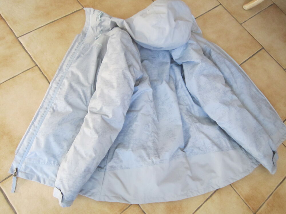 Un anorak Quechua Vêtements