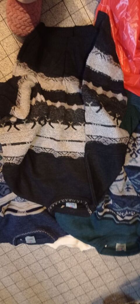 lot de 4 pulls pour homme 15 Pantin (93)