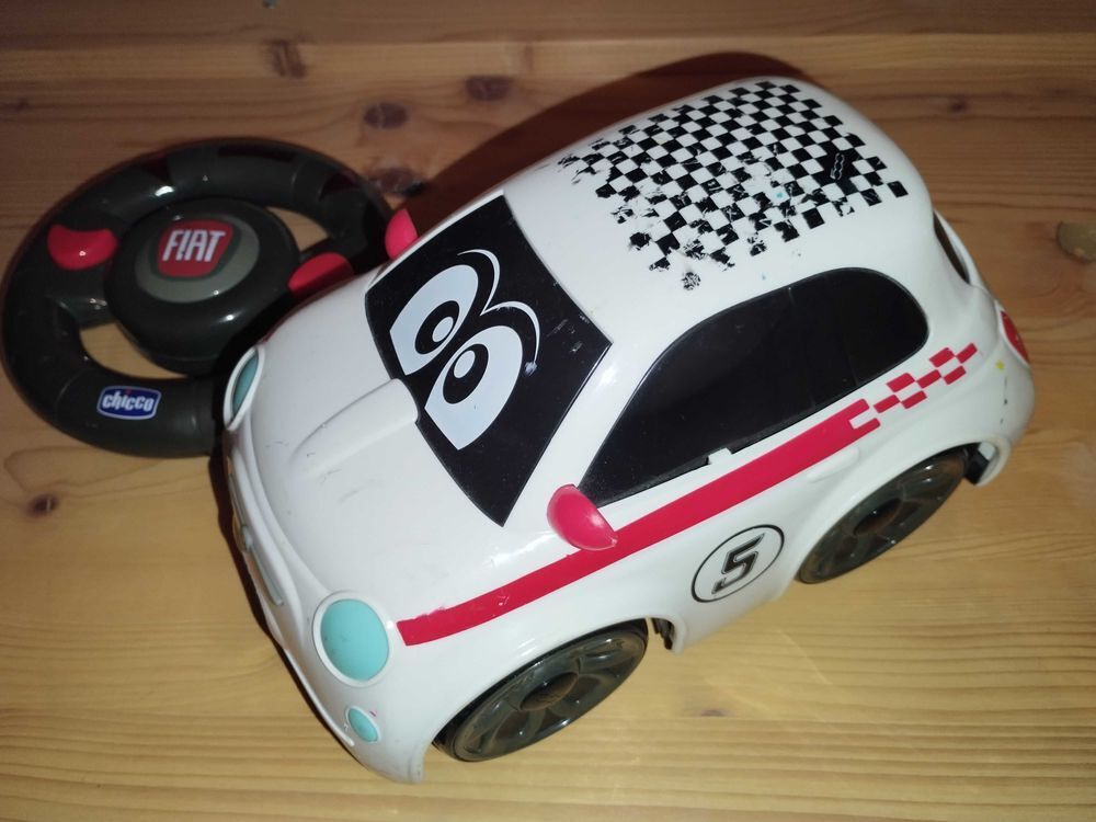 Voiture t&eacute;l&eacute;command&eacute;e Fiat 500 Jeux / jouets