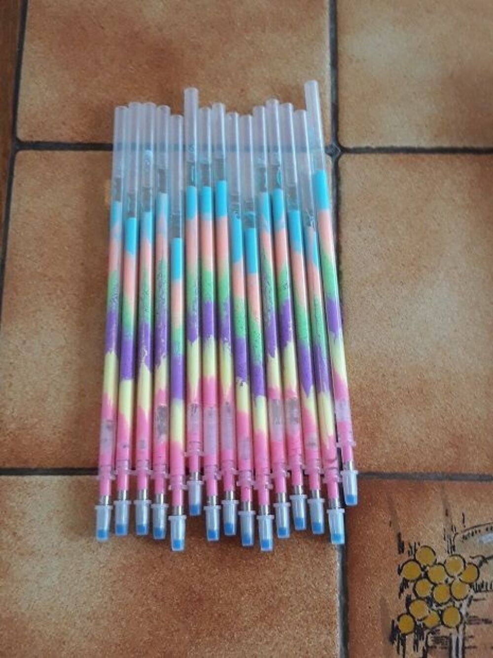 Stylo couleurs vert crayon papier gomme glace cr&eacute;terium mang 