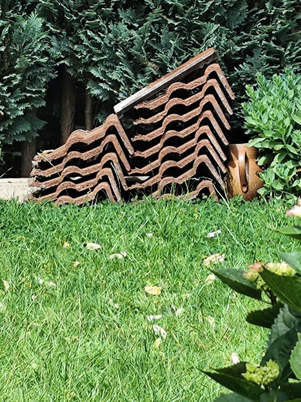 de 250 tuiles m&eacute;caniques de type redland, Bricolage