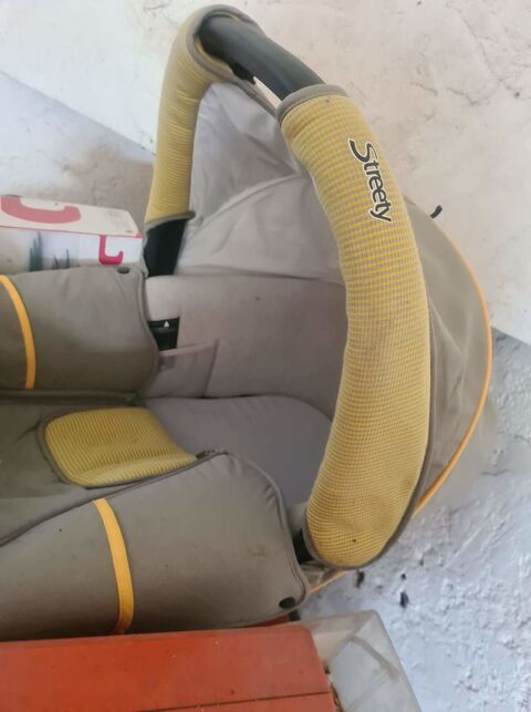 12€ Landeau bébé confort 11 Accolay (89)