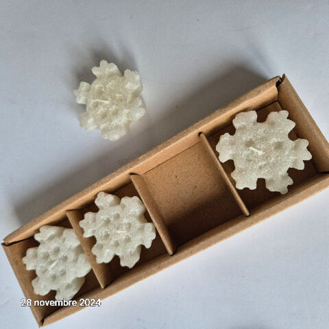 Ensemble de 4 bougies flocons de neige à paillettes pour déc 3 Saumur (49)