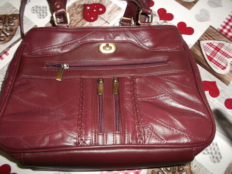 sac � main bordeaux  en cuir patchwork 30 Cuverville (14)