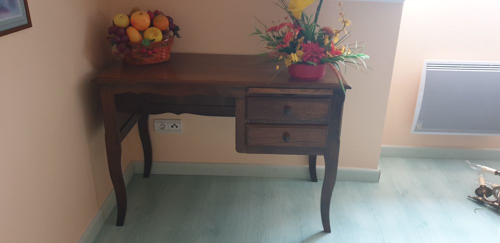 Chambre en ch&ecirc;ne compl&egrave;te. Meubles
