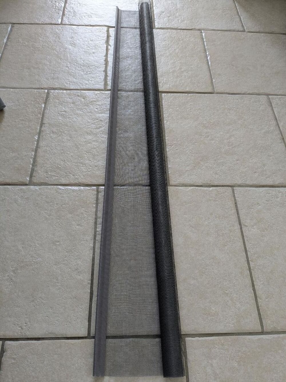 2 Toiles moustiquaires neuves Luxe (marque Avosdim) Bricolage