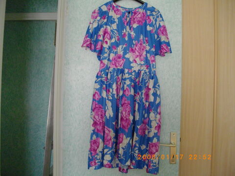 Robe à fleurs - Taille : 46 Perros-Guirec (22)