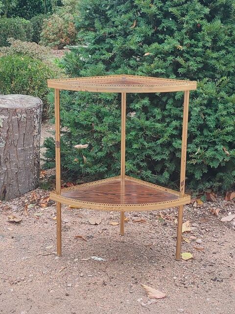 Ancienne petite table d'appoint  18 Avermes (03)