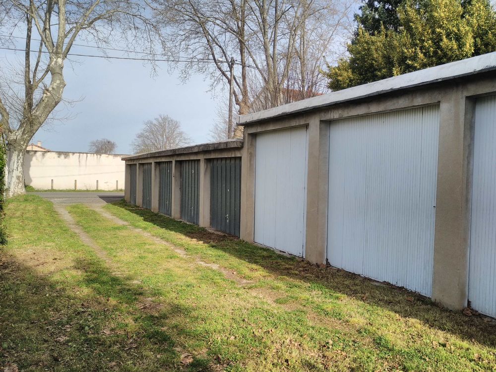 Location Parking/Garage garages (5,25x2.60 mètres) proche Barral Castres