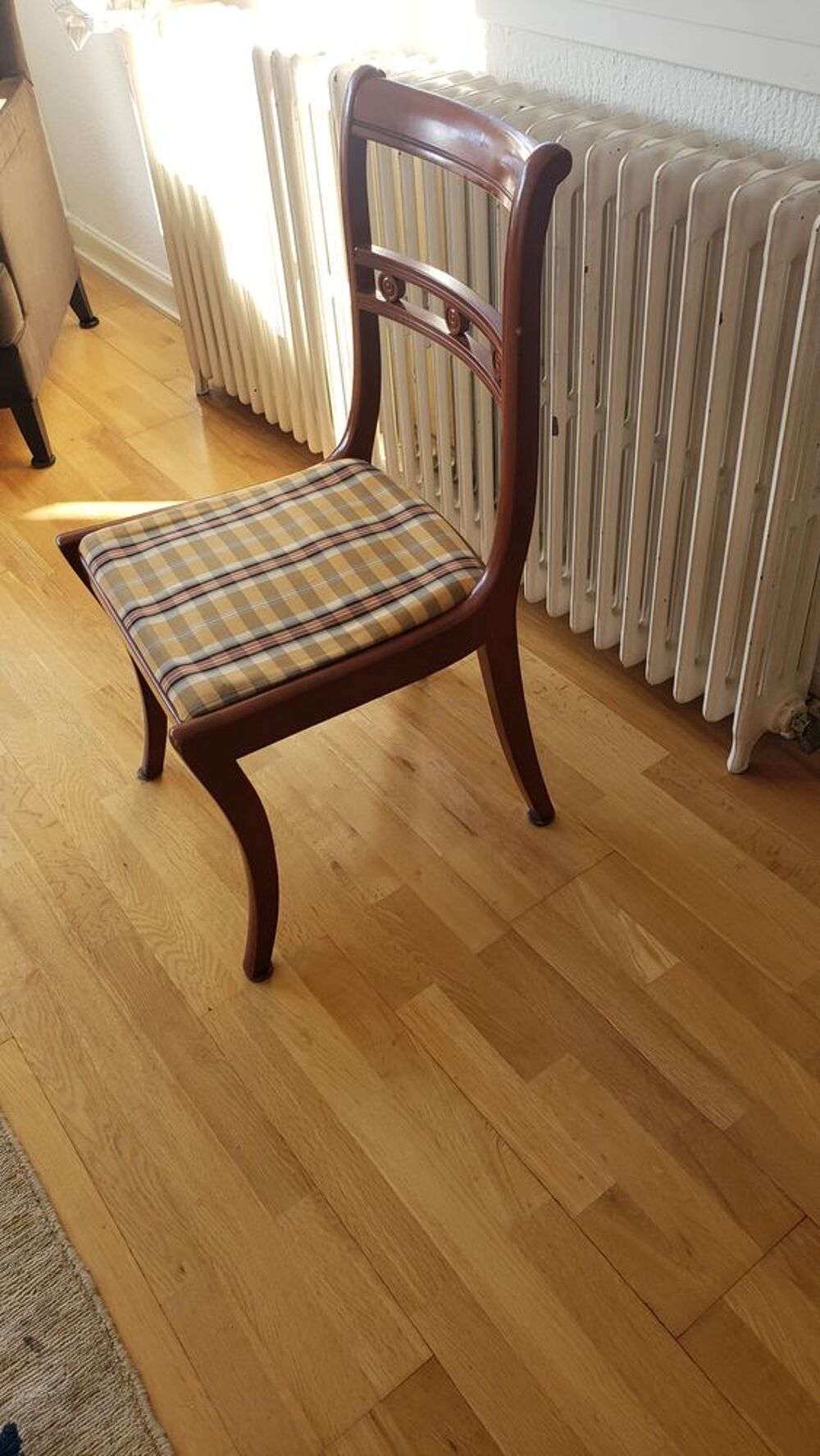 Chaises anciennes en bois (3) Meubles