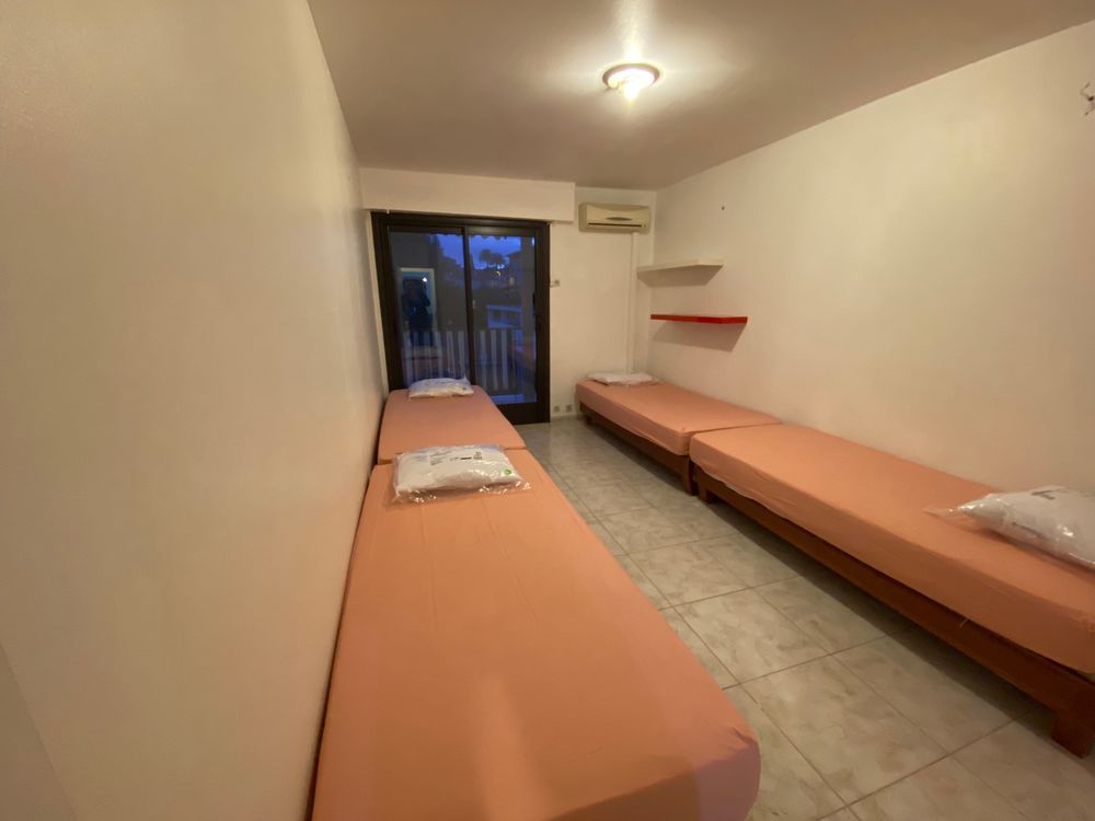 SOMMIERS+MATELAS+PLANCHE CAPITONNE + PLANCHE AGGLOM&Eacute;RER Meubles