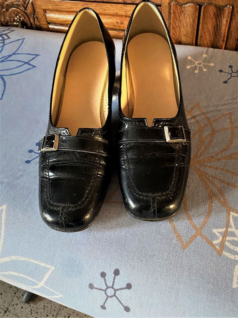 chaussures presque jamais port&eacute;s Chaussures