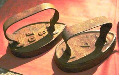  Fers  repasser anciens 8 Monnetier-Mornex (74)