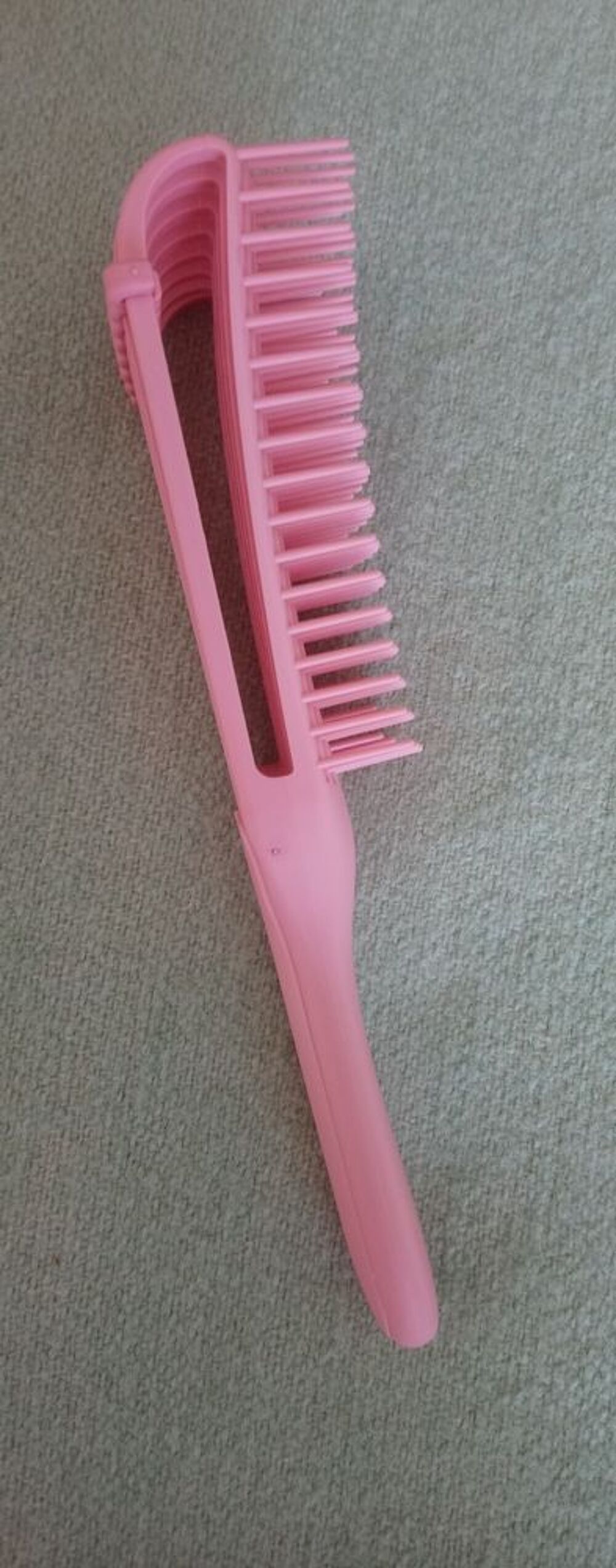Brosse d&eacute;m&ecirc;lante Puériculture