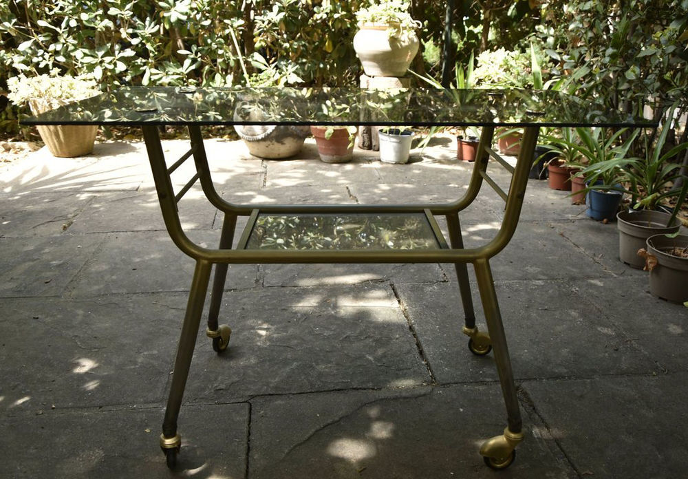 Petite table basse roulante m&eacute;tal et verre ann&eacute;es 60 Meubles