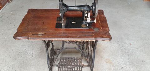 machine  coudre vintage 50 Saint-Coulomb (35)