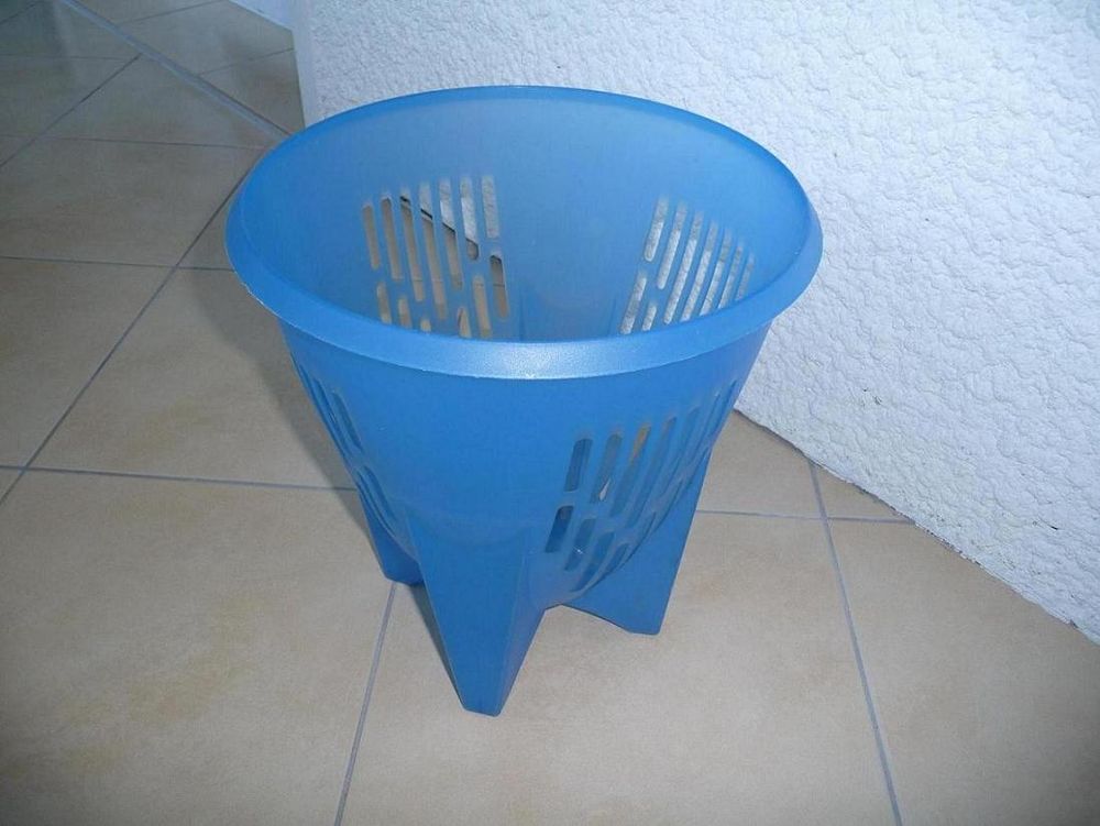 Corbeille &agrave; papier ou poubelle - Neuve Décoration