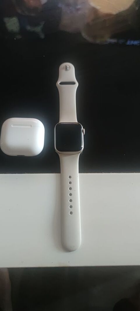 Montre connect�e et �couteurs 130 Lyon 4 (69)