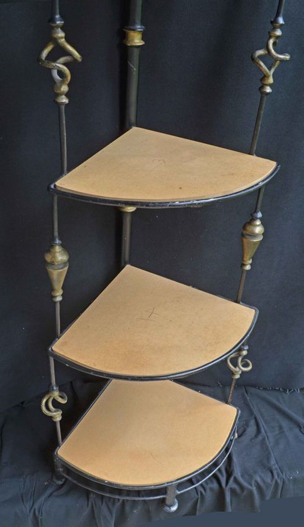 Grande &eacute;tag&egrave;re d' angle Meubles