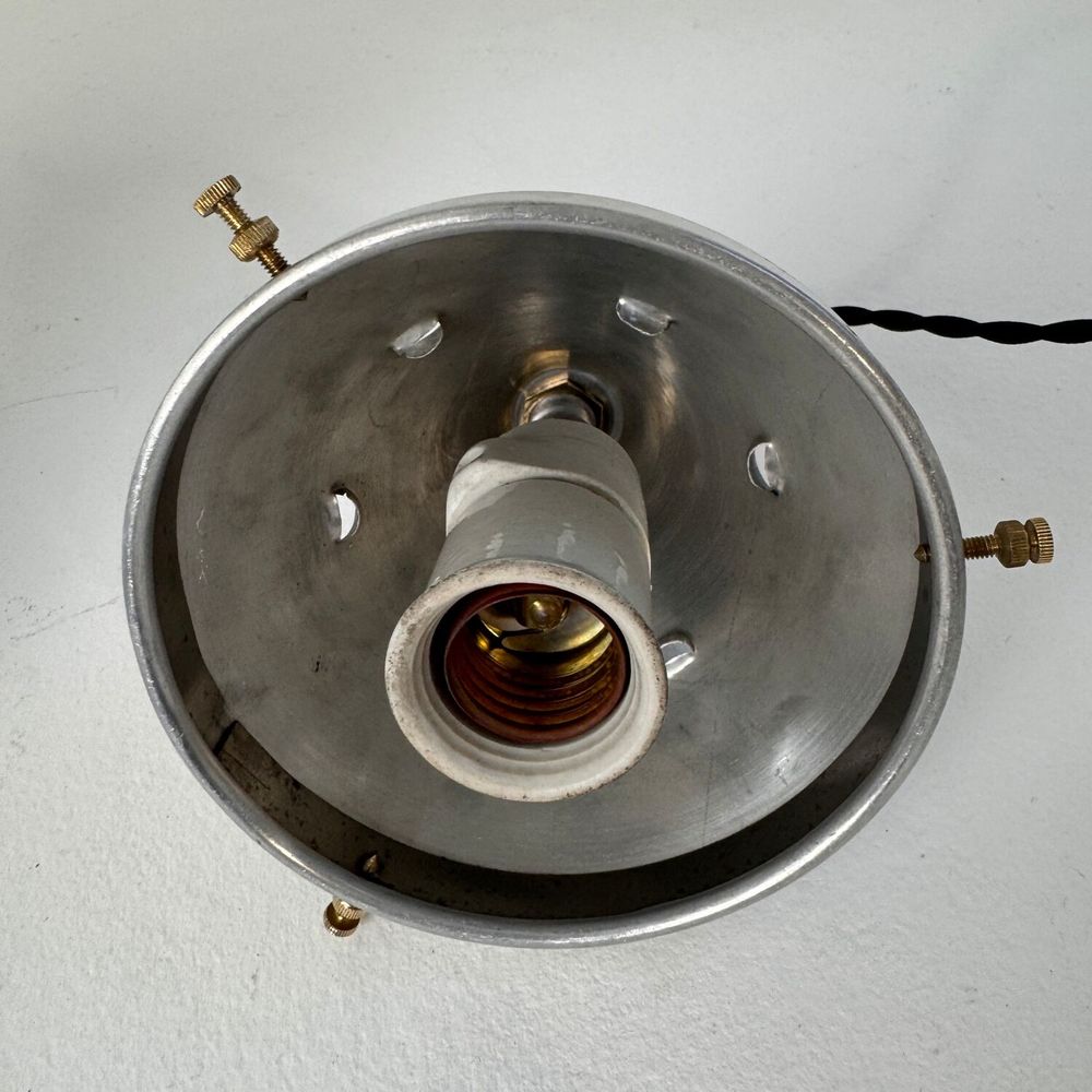 ANCIENNE SUSPENSION ART-DECO EN OPALINE D�coration