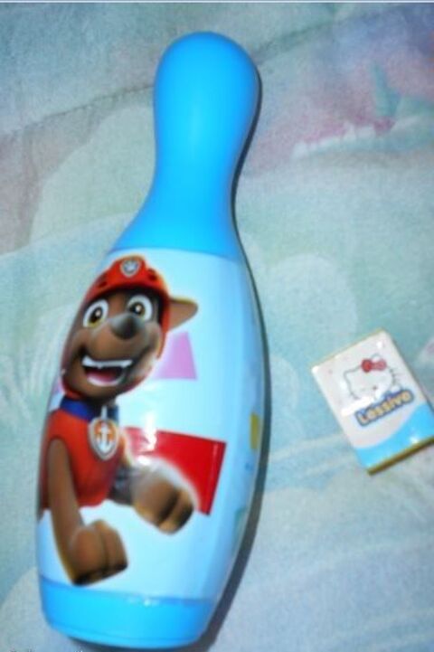 Quille plastique Pat Patrouille & bo�te lessive HELLO KITTY 2 Ervy-le-Ch�tel (10)