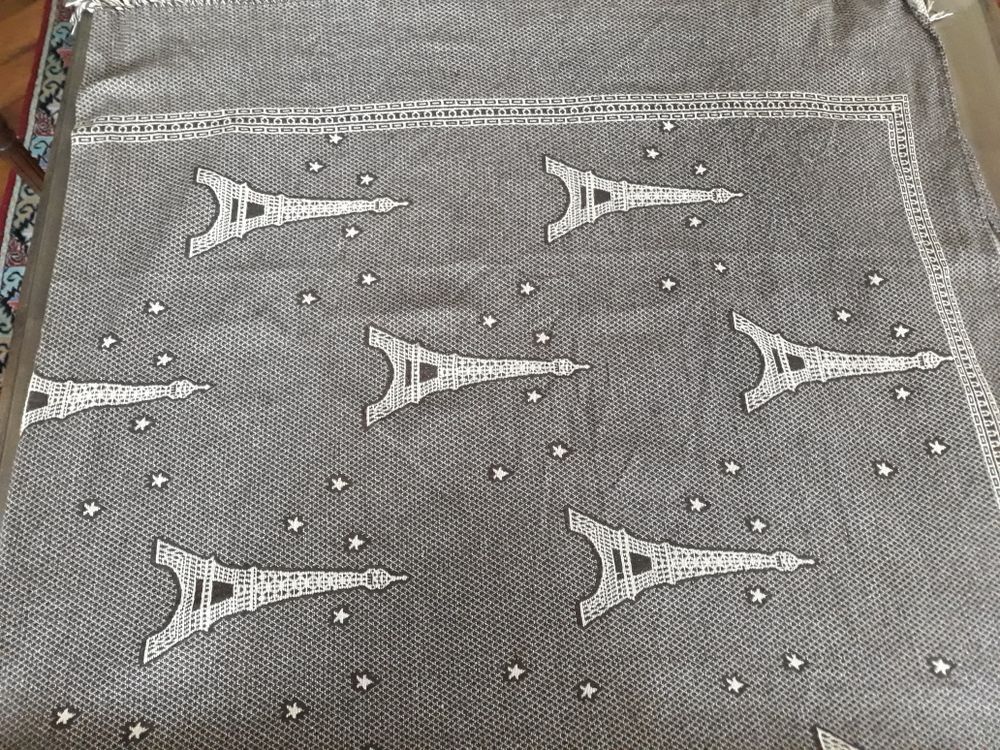plaid tour Eiffel 220 x 180 (faire offre) Décoration