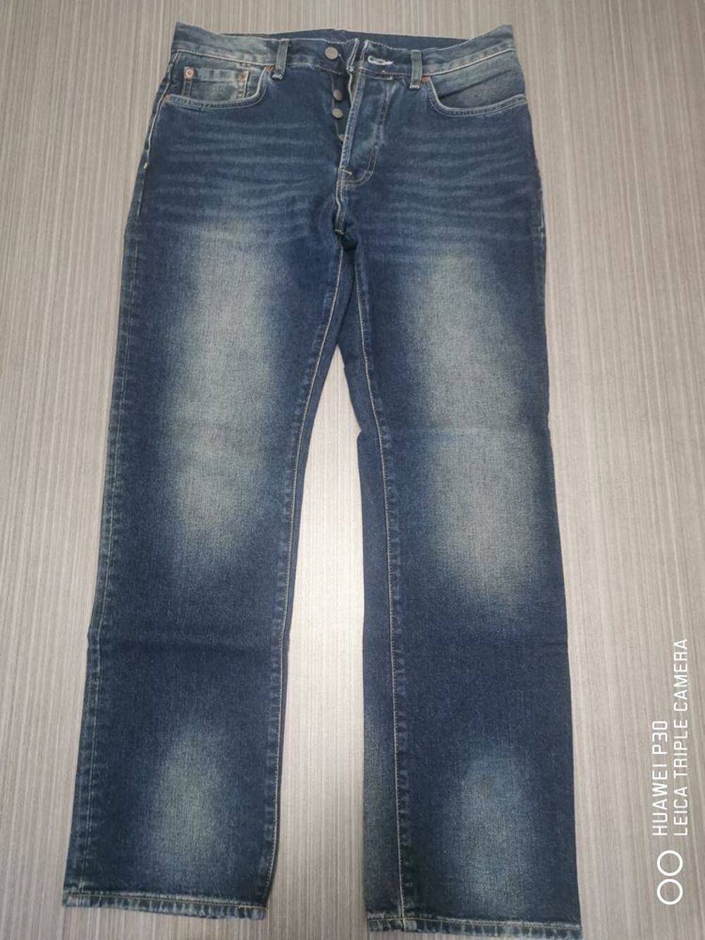 1 Jeans Levi's bleu 501 32x32 comme neuf Vtements