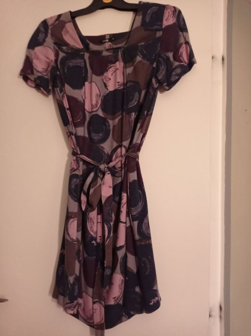 Robe avec ceinture assortie Vtements