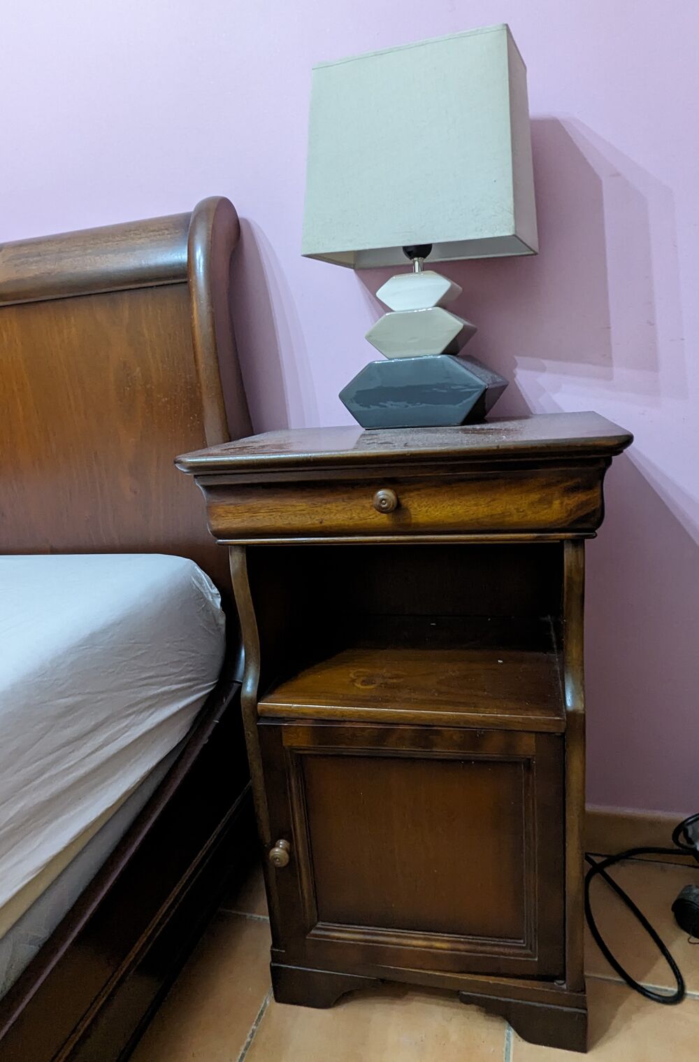 Lit et tables de chevet en acajou Meubles