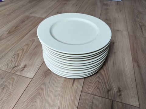 Lot de 12 assiettes diam�tre 27,5 cm Marlenheim (67)