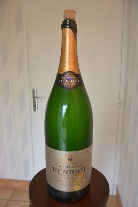 Bouteille de champagne J�roboam  (vide) Henriot 1985  
20 Gargenville (78)