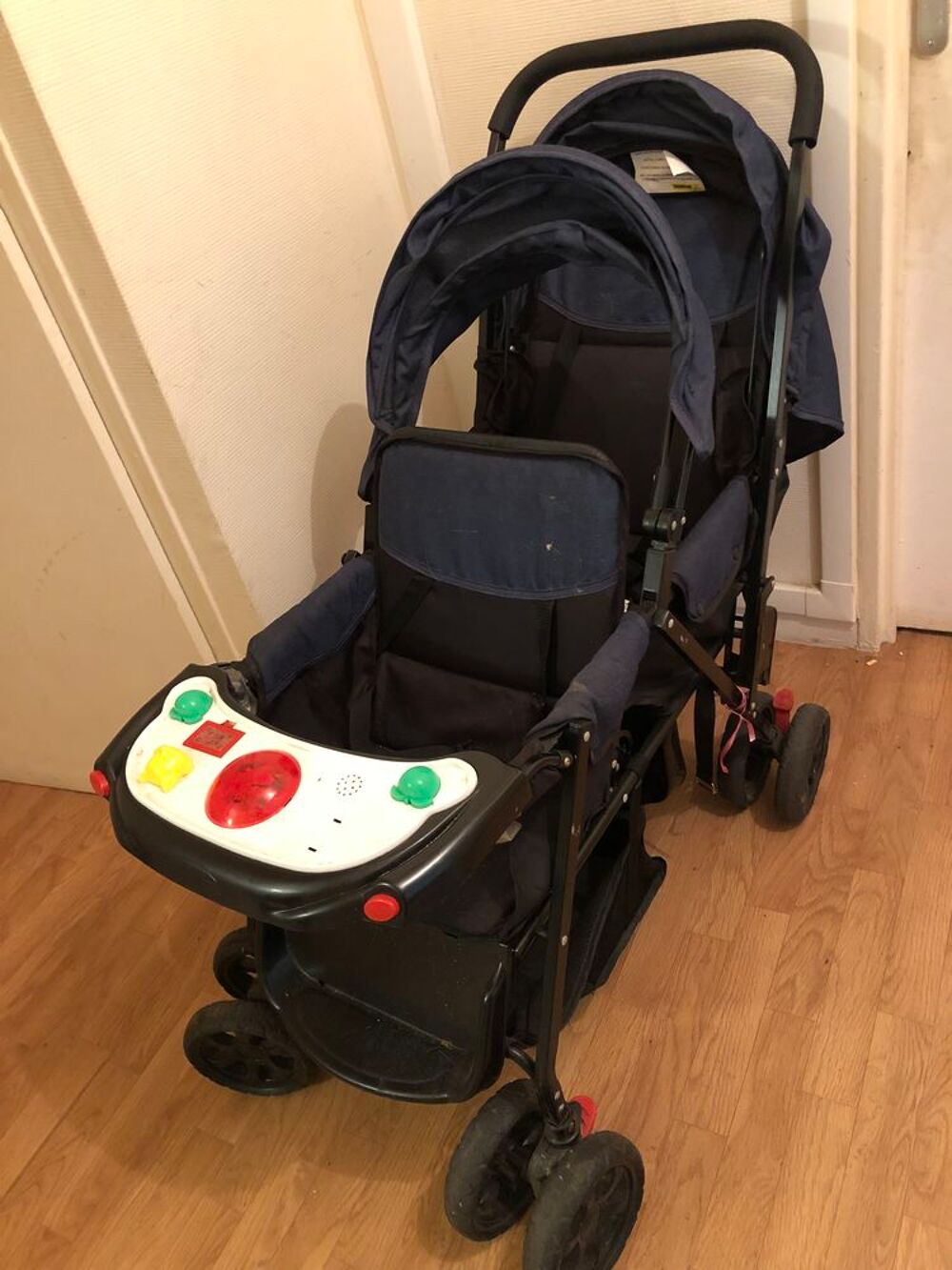 Poussette double pliable &agrave; Malakoff (92) Pu�riculture