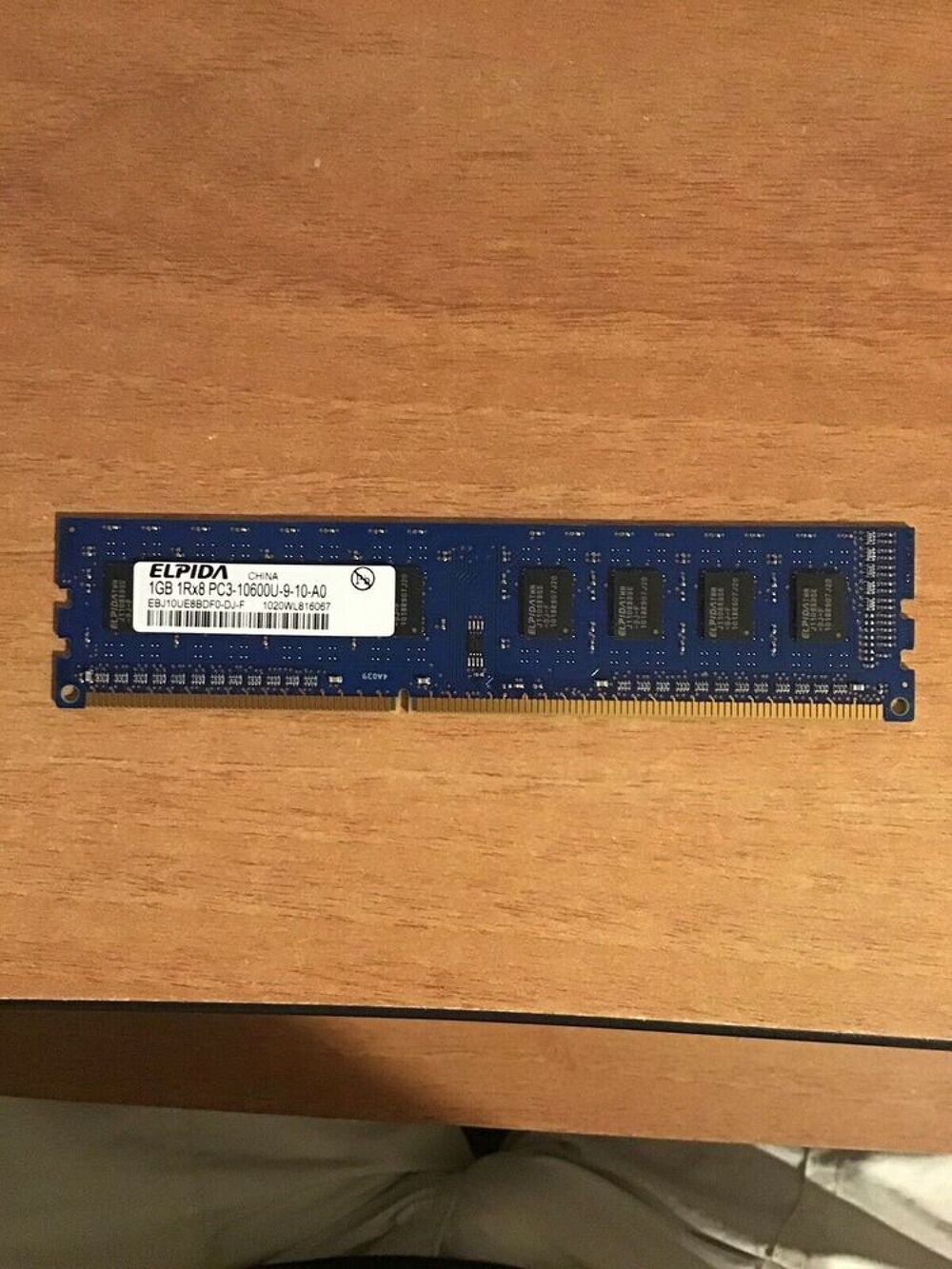 2 barettes m&eacute;moire 1GB DDR3 pc bureau Matériel informatique