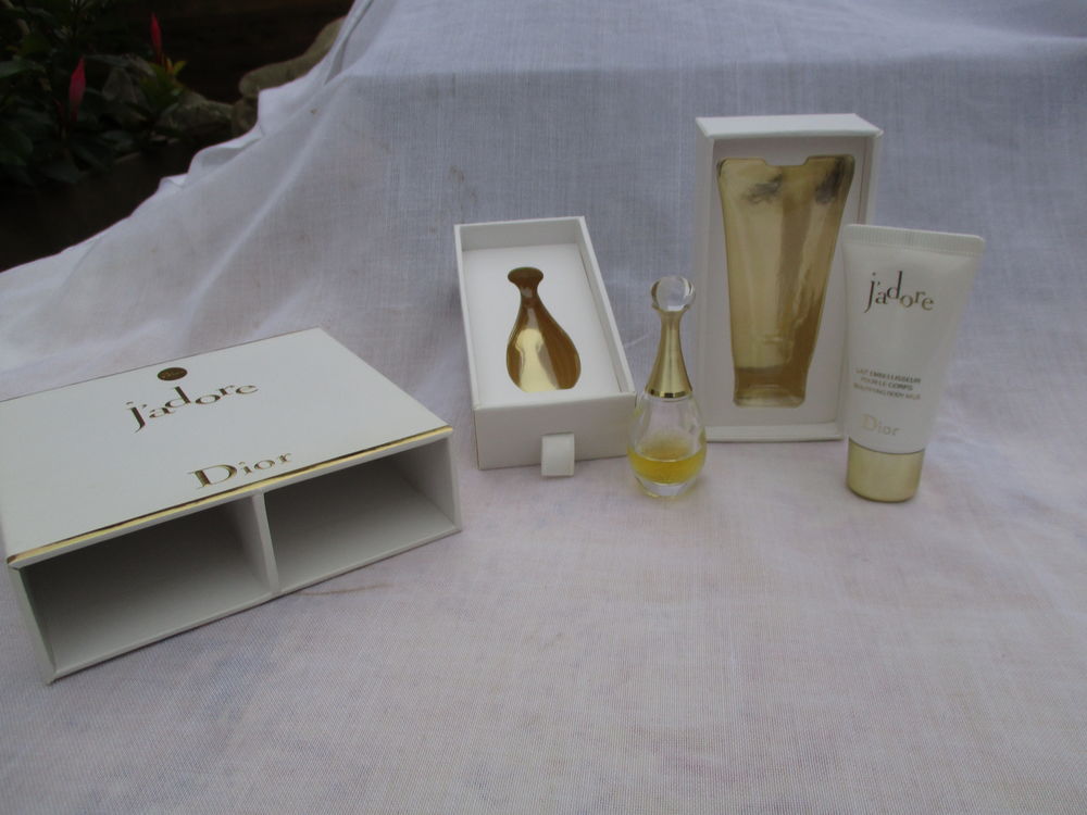 Coffret Miniature de Parfum et de lait pour le corps 