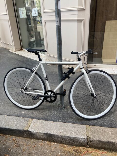 6KU Evian 1 224 Lyon 4 (69)