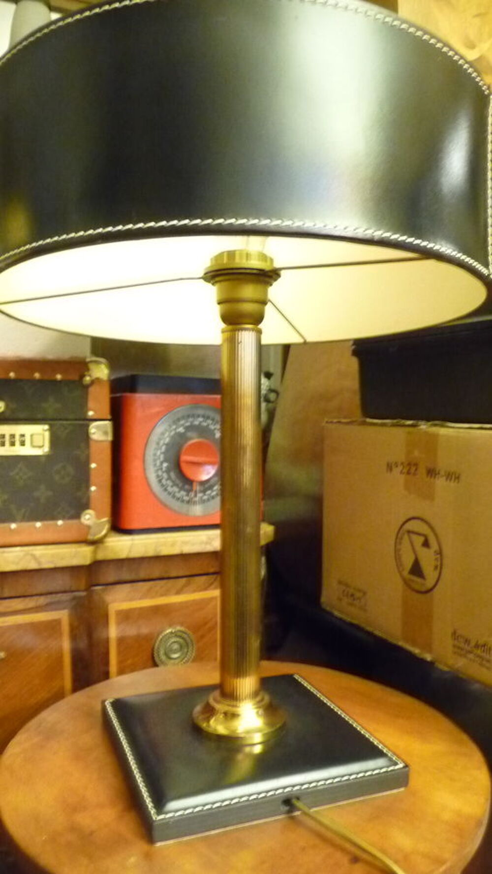 Lampe de bureau cuir et laiton Décoration