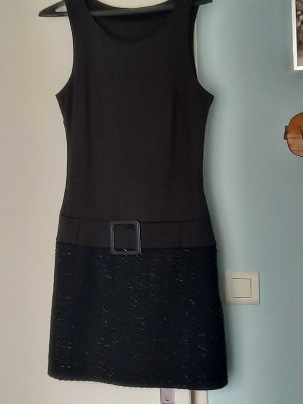 robe femme.noire. Vêtements