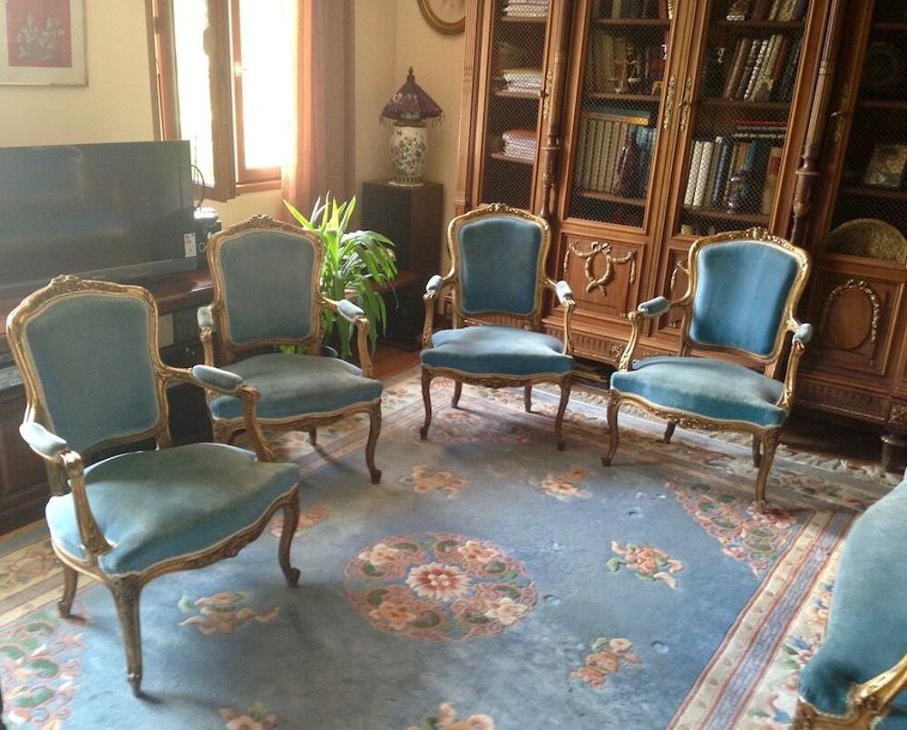 RARE 4 Fauteuils et un divan LOUIS XV assortis Meubles