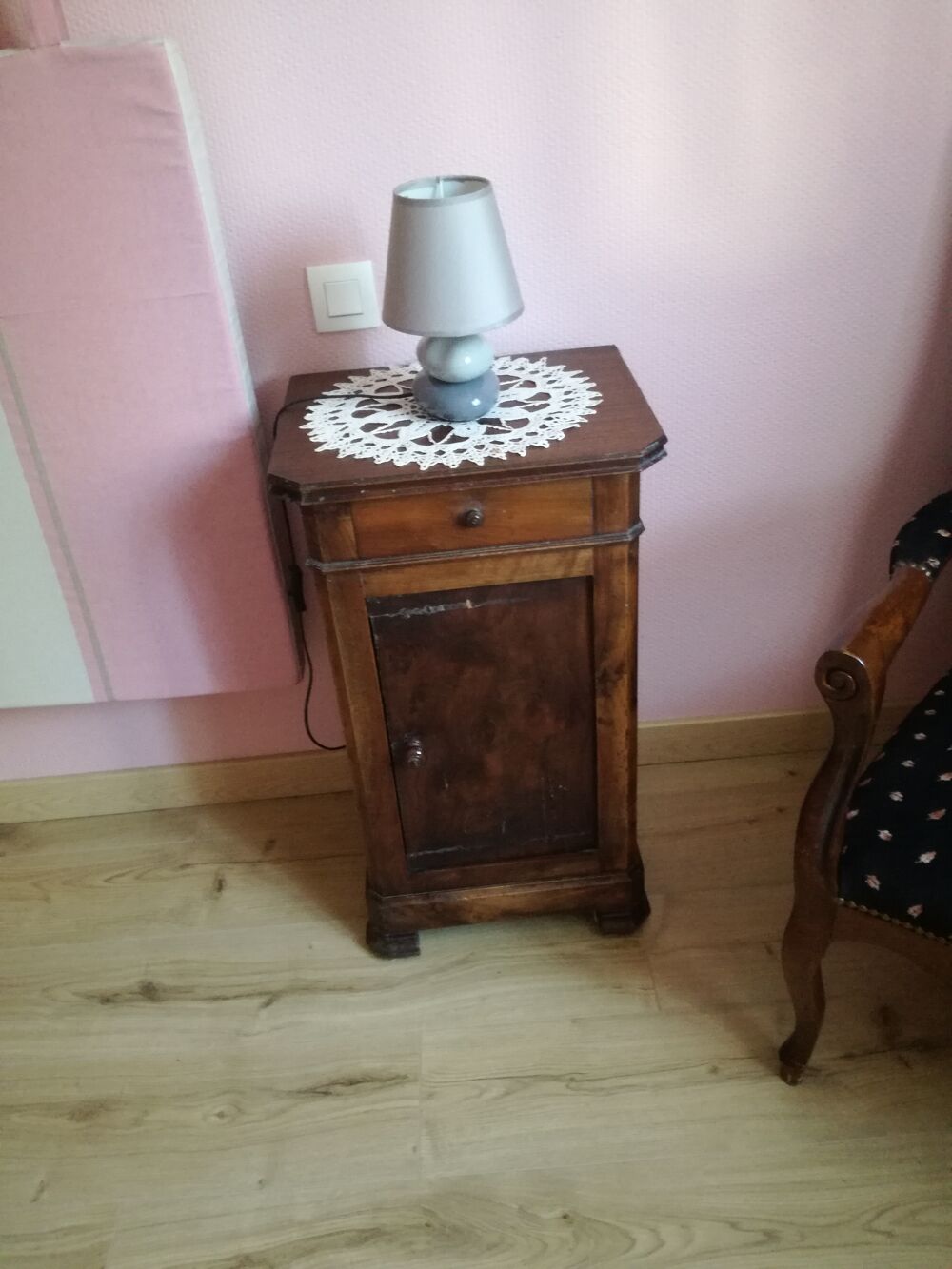 TABLE DE CHEVET ANCIENS BON ETAT Meubles