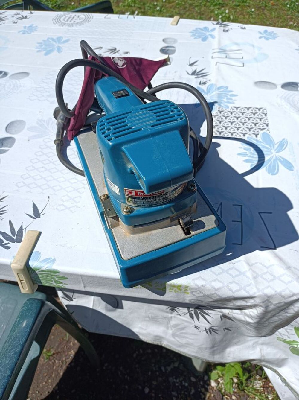 Ponceuse vibrante Makita 9045 N
Bricolage