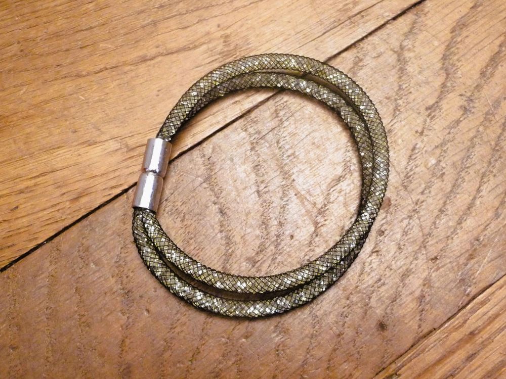 Bracelet Double Tubes Noir Strass Blanc et Fermoir Aimant&eacute; Bijoux et montres