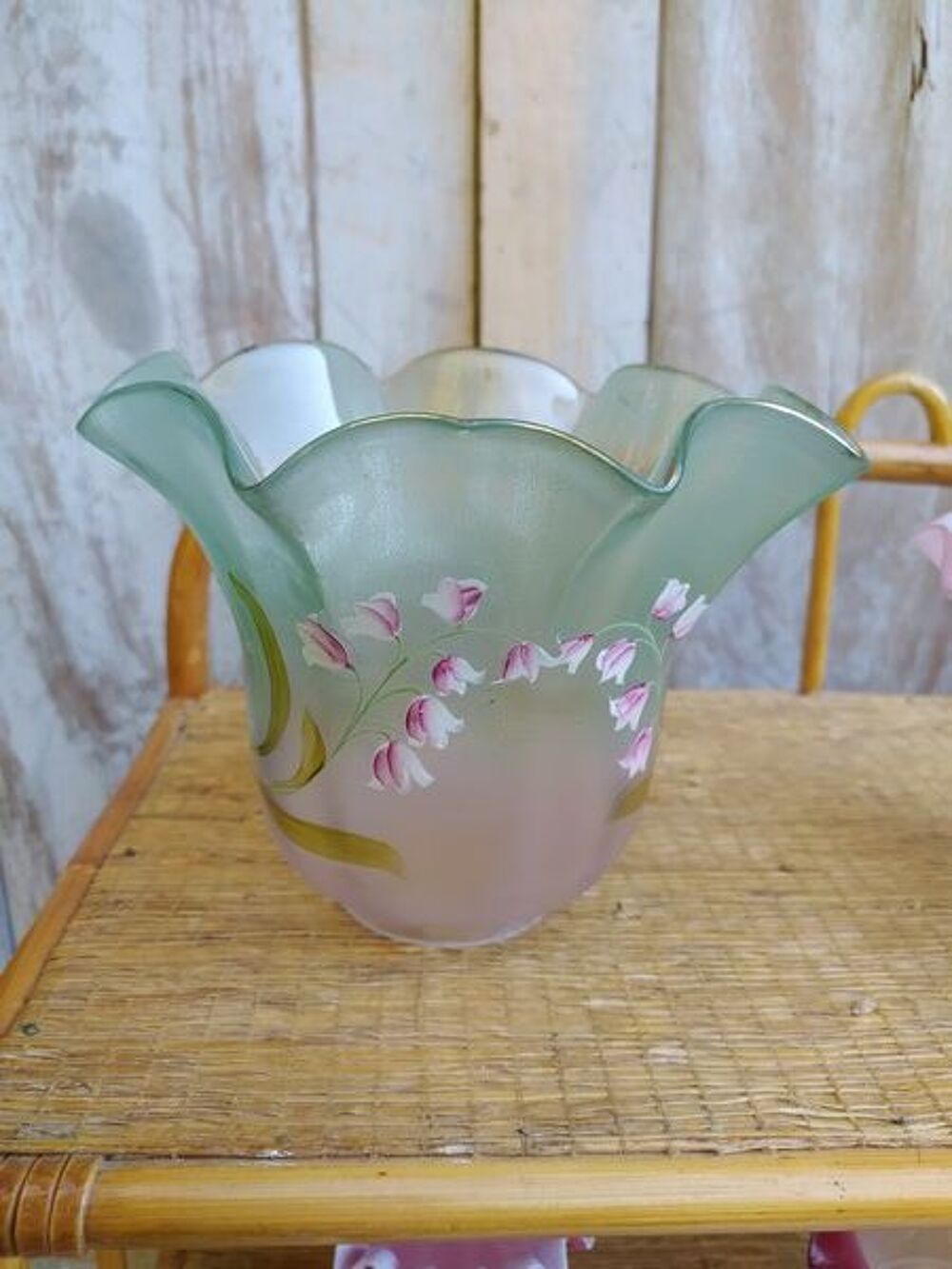 Grande Tulipe Verre de Lampe &agrave; P&eacute;trole Verte Fleurs Emaill&eacute;e Décoration