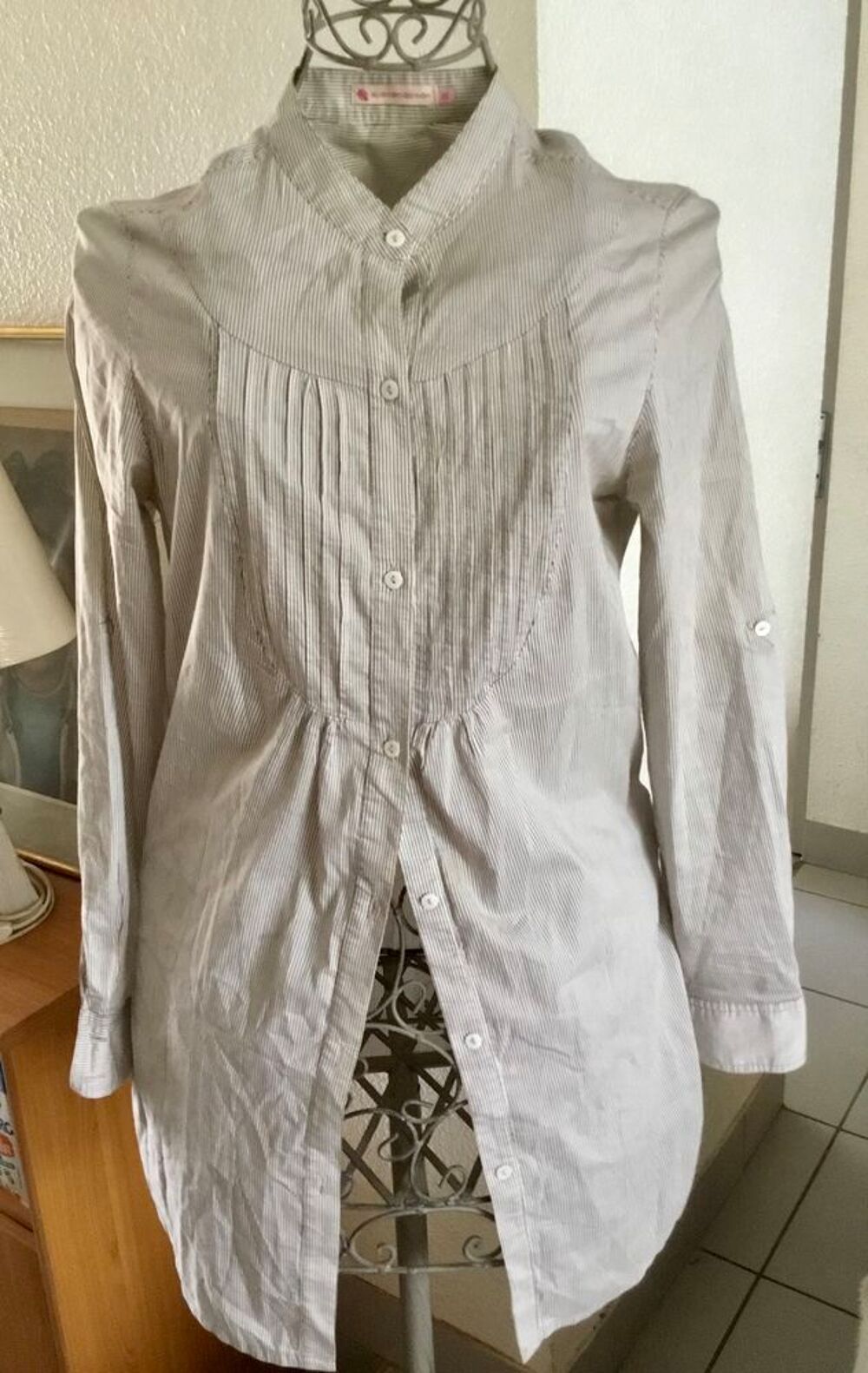 Chemise femme longue &eacute;cru &agrave; rayures grises, Taille 36, Tr&egrave;s bon &eacute;tat. Systemaction. Vêtements