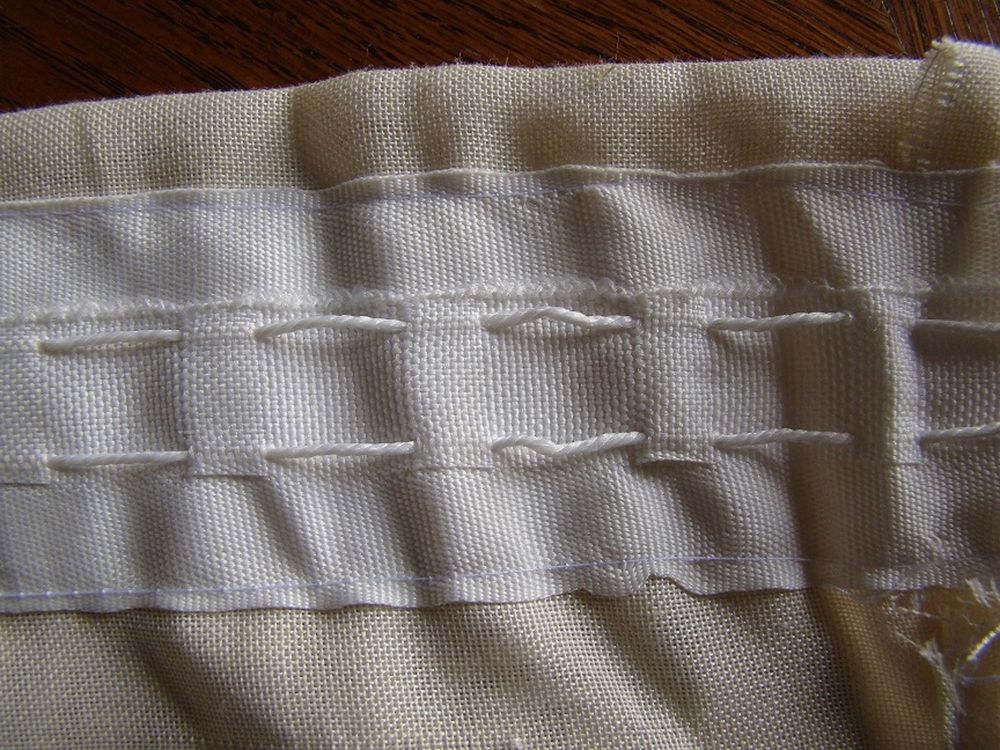 Rideau Voilage H. 3 m x L.3 m Broderie jour Venise NEUF
Décoration
