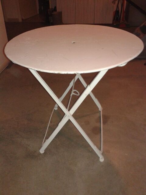table en m�tal pliable diam�tre 80cms 100 Dijon (21)