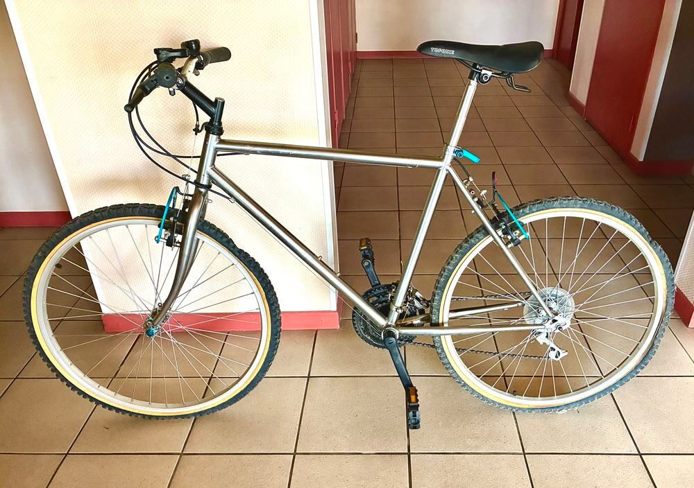 Lot de 6 V&eacute;los VTT, Course, Cadre + 1 Fourche Vélos