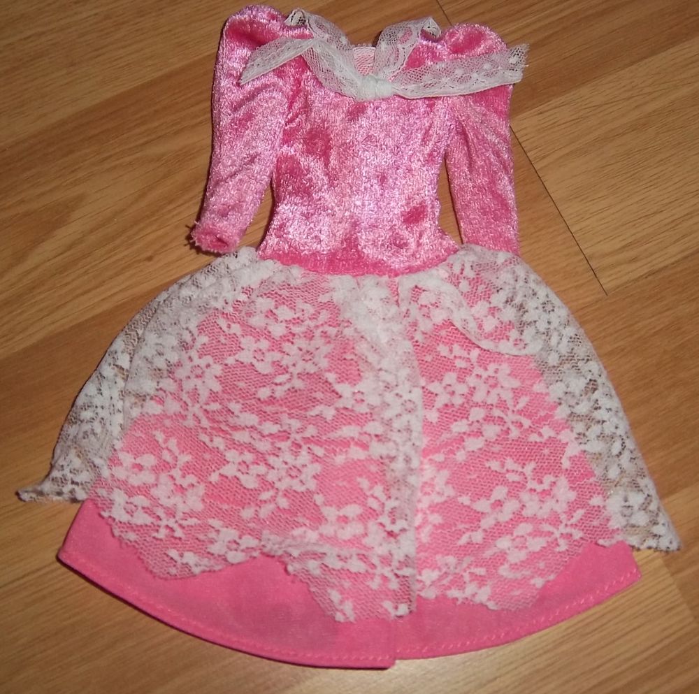 Robe famille Doucoeur MATTEL Jeux / jouets