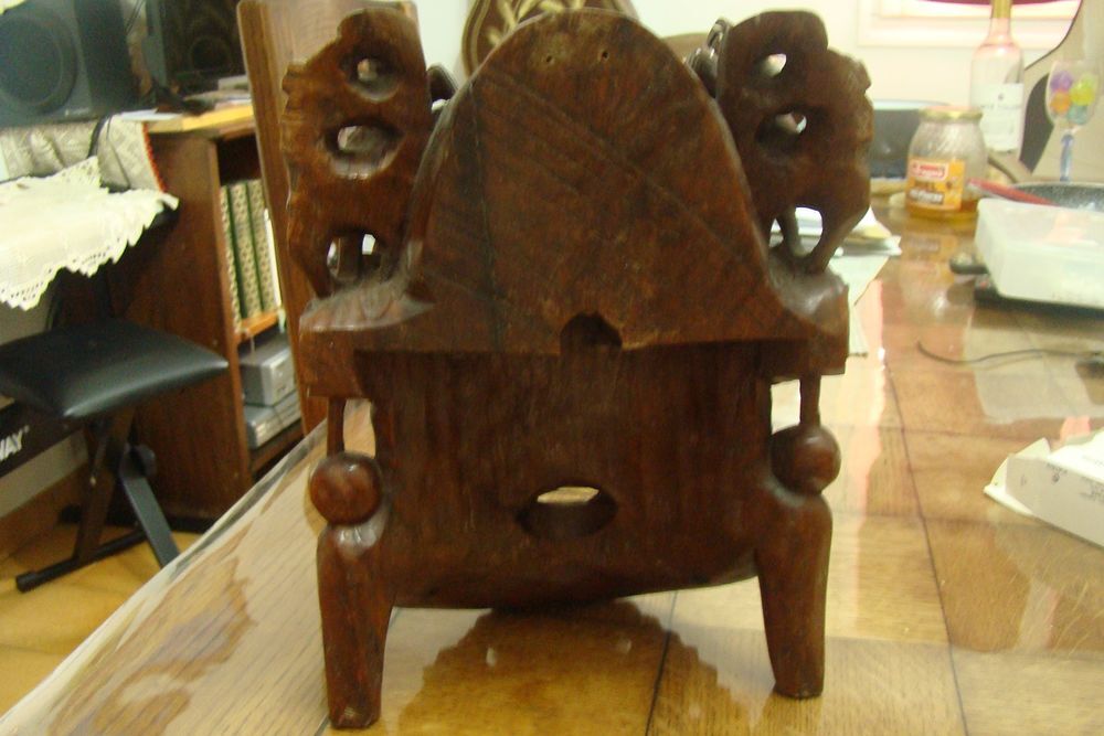 Sculpture de gardien du temple 